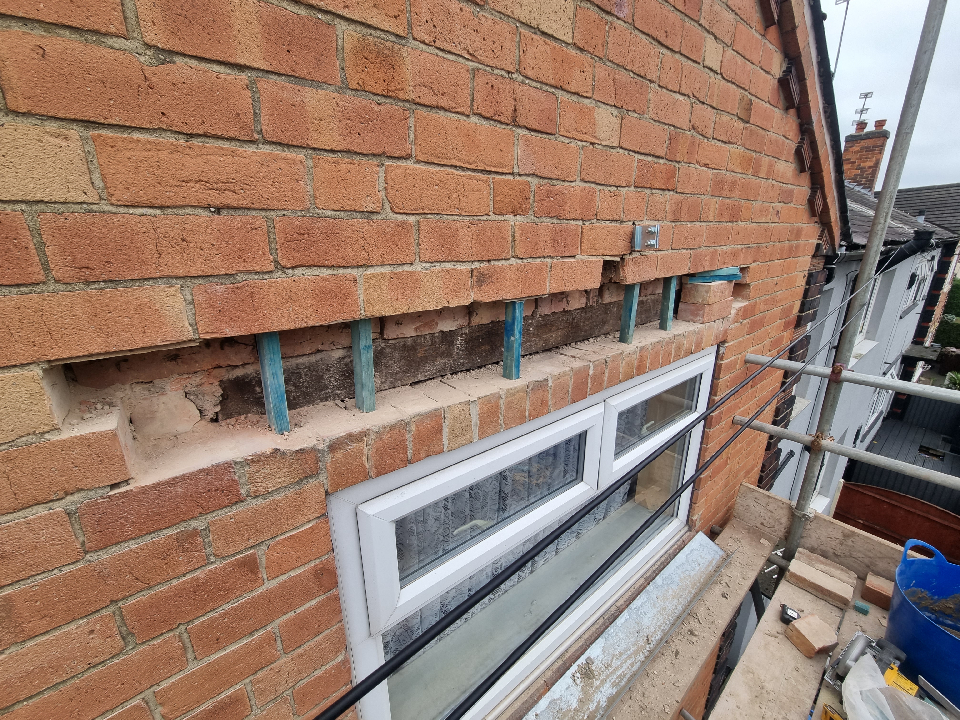 Lintel installation work
